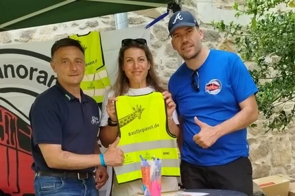 Erxleben © MID Infostand vom AGFK in Erxleben mit aufjepasst-Warnweste.